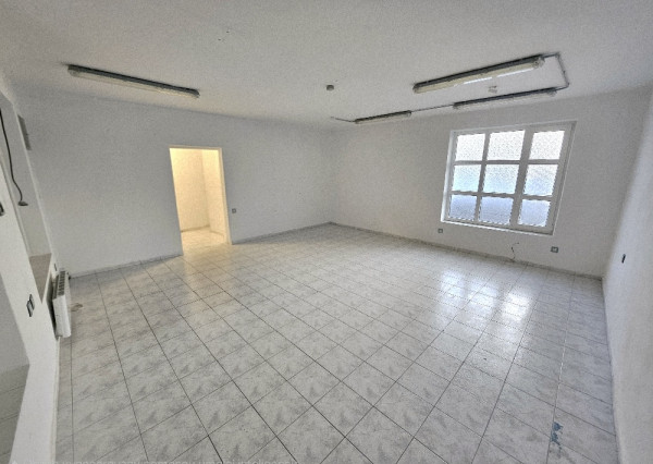 PRENÁJOM OBCHODNÉHO PRIESTORU 120m2/ DUBNIČKA- TRŽNICA