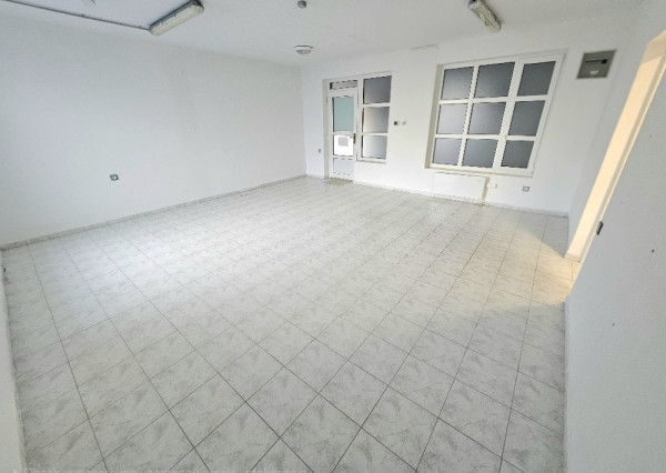 PRENÁJOM OBCHODNÉHO PRIESTORU 120m2/ DUBNIČKA- TRŽNICA