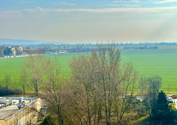Predaj: slnečný, praktický 1 izbový byt s balkónom a nerušeným výhľadom, Piešťany