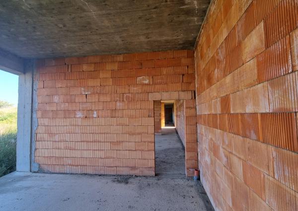 Investičná príležitosť – rozostavaný priemyselný areál s platným stavebným povolením, Drahovce (Piešťany)