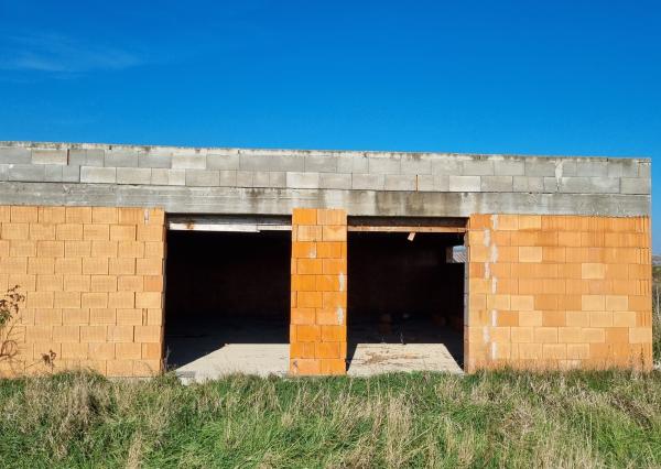 Investičná príležitosť – rozostavaný priemyselný areál s platným stavebným povolením, Drahovce (Piešťany)