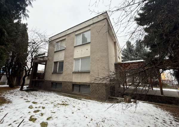 Rodinný dom v centre Dubnice nad Váhom, pozemok 583 m2