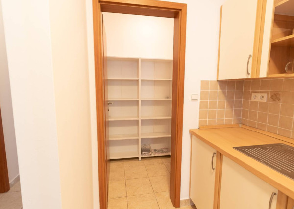 -REZERVOVANÉ-   Luxusný 2-izbový byt + 2 balkóny, 73 m², Hrachová ul. 