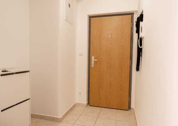 -REZERVOVANÉ-   Luxusný 2-izbový byt + 2 balkóny, 73 m², Hrachová ul. 