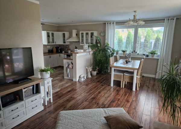 Novostavba - bungalov 100 m2 v obci Košeca, pozemok 800 m2