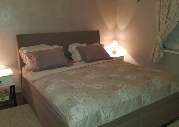 Novostavba - bungalov 100 m2 v obci Košeca, pozemok 800 m2