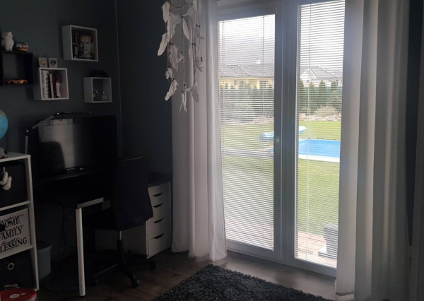 Novostavba - bungalov 100 m2 v obci Košeca, pozemok 800 m2