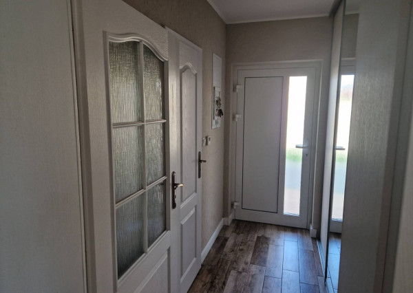 Novostavba - bungalov 100 m2 v obci Košeca, pozemok 800 m2