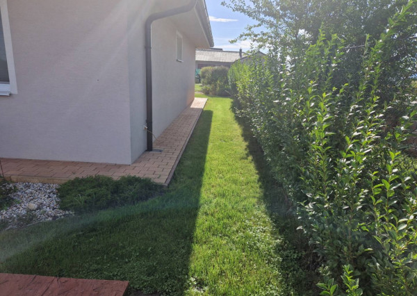 Novostavba - bungalov 100 m2 v obci Košeca, pozemok 800 m2