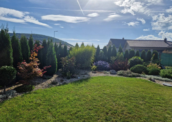 Novostavba - bungalov 100 m2 v obci Košeca, pozemok 800 m2