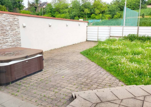 NOVÁ CENA!!! 5 izbový rodinný dom s garážou, Moravany nad Váhom