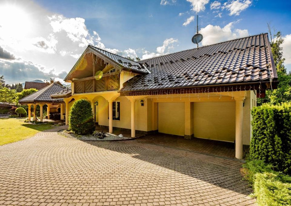 Krásny 7-izbový RD, 328 m² + 1389 m² pozemok, Trebostovo, okres Martin