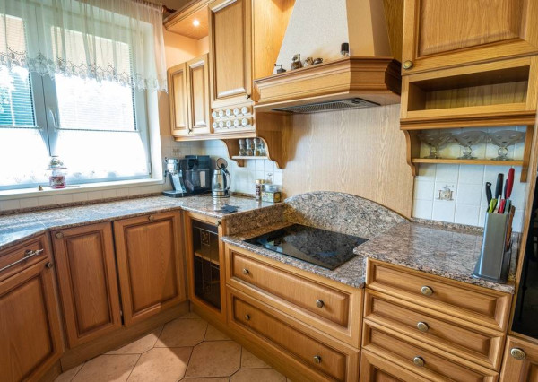 Krásny 7-izbový RD, 328 m² + 1389 m² pozemok, Trebostovo, okres Martin