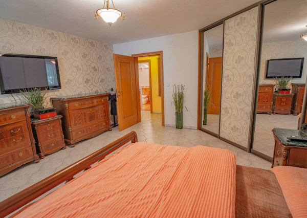 Krásny 7-izbový RD, 328 m² + 1389 m² pozemok, Trebostovo, okres Martin