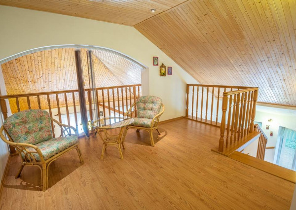 Krásny 7-izbový RD, 328 m² + 1389 m² pozemok, Trebostovo, okres Martin