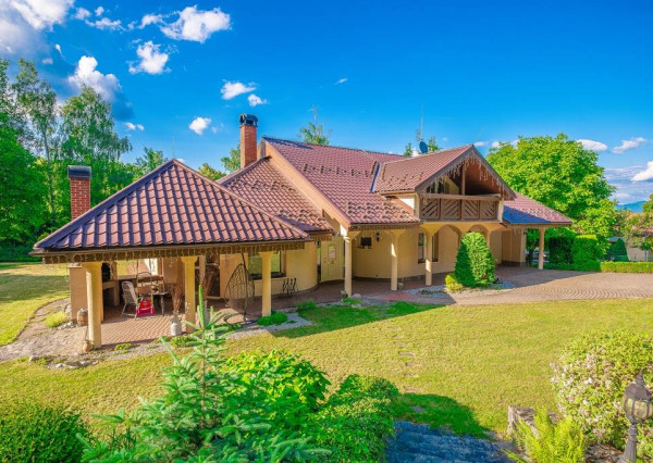 Krásny 7-izbový RD, 328 m² + 1389 m² pozemok, Trebostovo, okres Martin