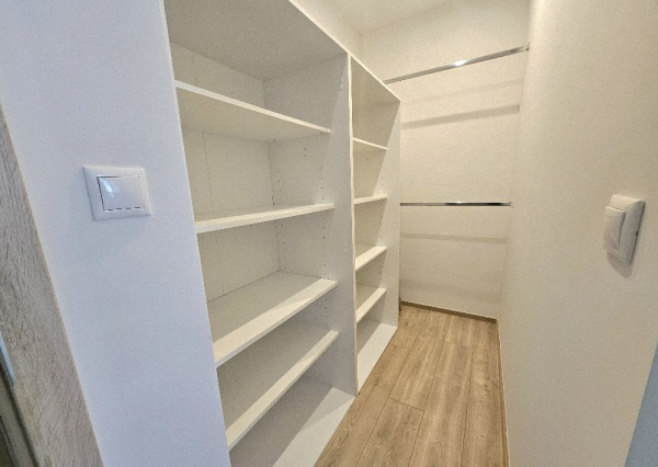 PRENÁJOM Bánovce nad Bebravou/1,5 IZBOVÝ BYT/2x BALKÓN/PIVNICA