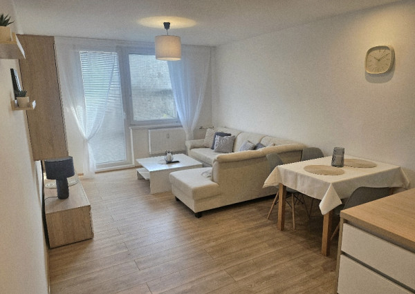 PRENÁJOM Bánovce nad Bebravou/1,5 IZBOVÝ BYT/2x BALKÓN/PIVNICA