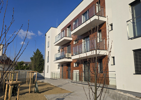 PREDAJ 3 IZB BYT 69,29 m² + balkón 4,89 m², novostavba *holobyt* BANKA