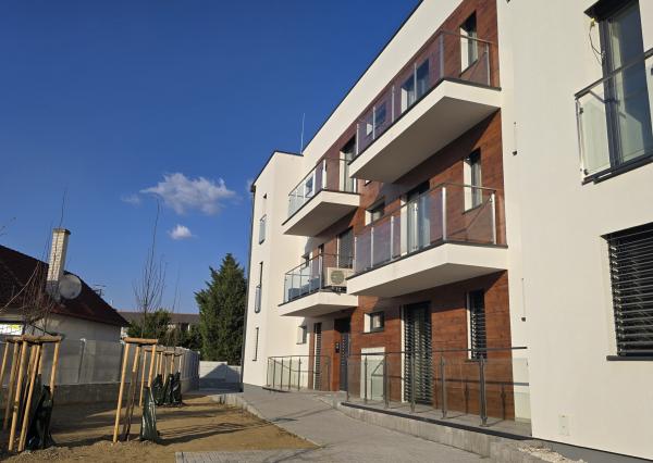 3i BYT 70m² balkón 5m², garáž + parkovacie miesto, novostavba BANKA