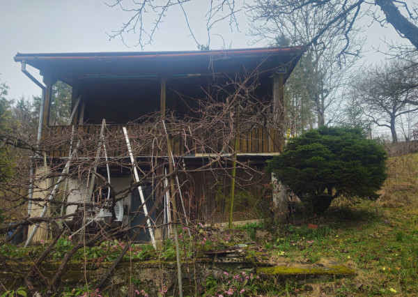 Chatka so záhradou - 758 m2 Trenčianske Teplice