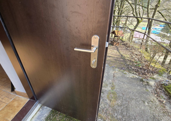 Rekreačný dom – murovaná chata s krbom, kanalizáciou a novou strechou, Dobrá Voda