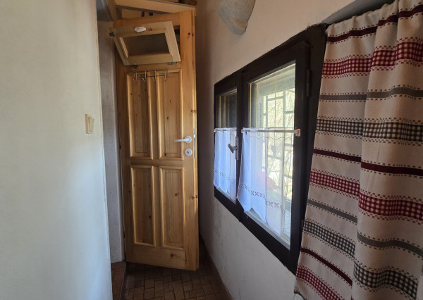 Rekreačný dom – murovaná chata s krbom, kanalizáciou a novou strechou, Dobrá Voda