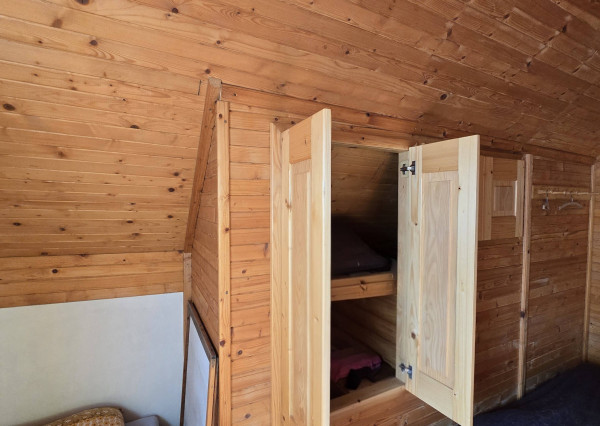 Rekreačný dom – murovaná chata s krbom, kanalizáciou a novou strechou, Dobrá Voda