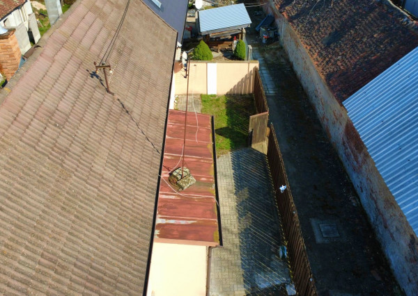 Útulný rodinný dom s garážou a krbom v pokojnej obci Závod – len 45 km od Bratislavy