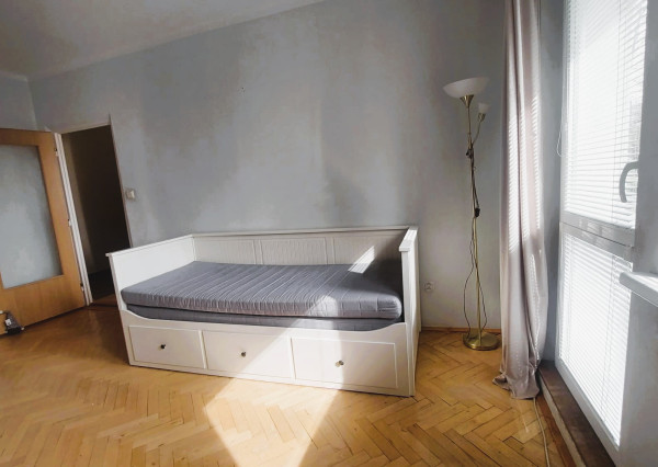 Svetlý 2-izbový byt s balkónom v žiadanej lokalite – Staničná ulica, Piešťany – 49,3 m²