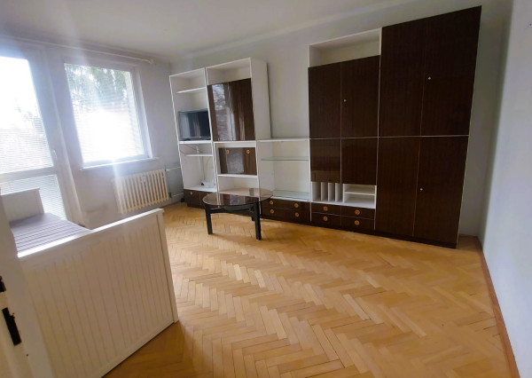Svetlý 2-izbový byt s balkónom v žiadanej lokalite – Staničná ulica, Piešťany – 49,3 m²