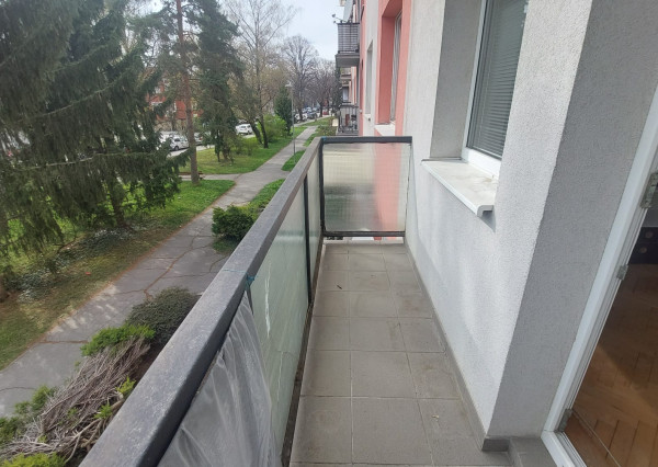 Svetlý 2-izbový byt s balkónom v žiadanej lokalite – Staničná ulica, Piešťany – 49,3 m²