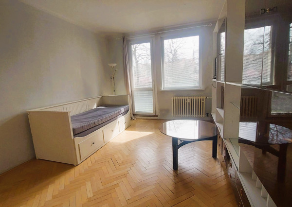 Svetlý 2-izbový byt s balkónom v žiadanej lokalite – Staničná ulica, Piešťany – 49,3 m²