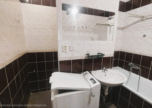 Svetlý 2-izbový byt s balkónom v žiadanej lokalite – Staničná ulica, Piešťany – 49,3 m²