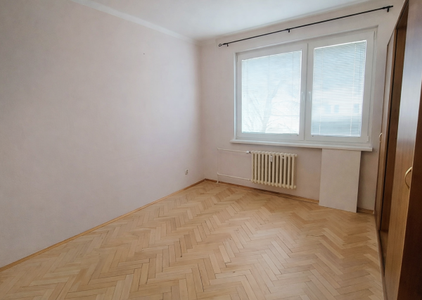 Svetlý 2-izbový byt s balkónom v žiadanej lokalite – Staničná ulica, Piešťany – 49,3 m²