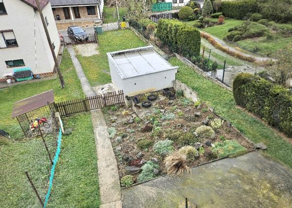 RODINNÝ DOM-HORNÉ OZOROVCE-POZEMOK 566 m2- 3,5 IZBOVÝ/ GARÁŽ