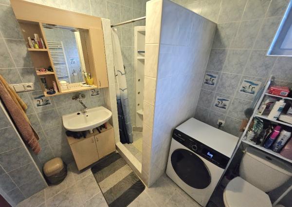 RODINNÝ DOM-HORNÉ OZOROVCE-POZEMOK 566 m2- 3,5 IZBOVÝ/ GARÁŽ