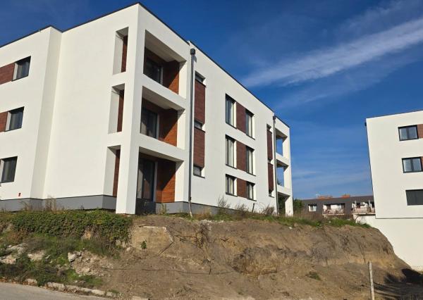 3i BYT 70m² balkón 5m², garáž + parkovacie miesto, novostavba BANKA