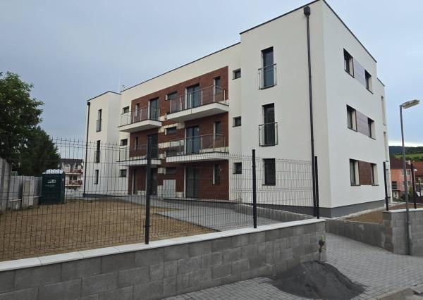 3i BYT 70m² balkón 5m², garáž + parkovacie miesto, novostavba BANKA