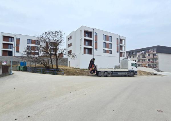 3i BYT 70m² balkón 5m², garáž + parkovacie miesto, novostavba BANKA