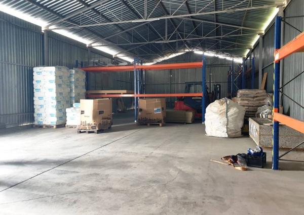 Priemyselný areál 9 000 m2 s montovanou halou 340 m2 - Nové Mesto n/V