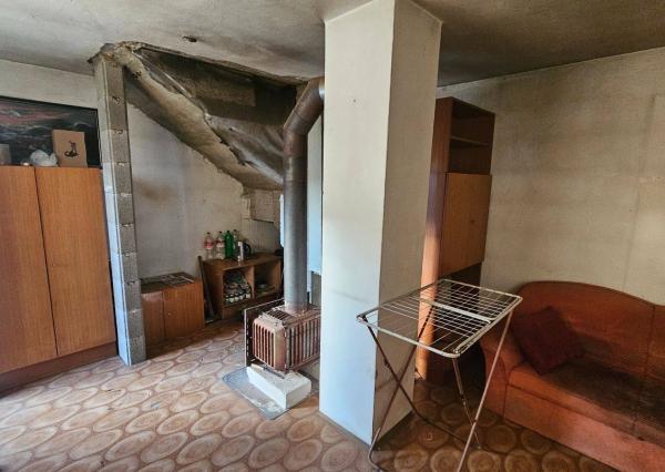 REKREAČNÝ DOMČEK  V CENTRE OBCE OSTROV PRI PIEŠŤANOCH