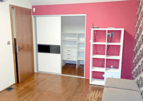 SKVELÁ PONUKA!!! 5 izbový rodinný dom s garážou, Moravany nad Váhom