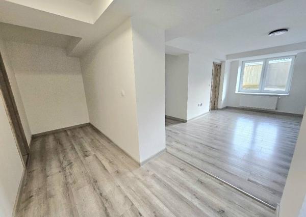 3 izbový byt Bánovce nad Bebravou / CENTRUM-SEVER / POZEMOK 77m2