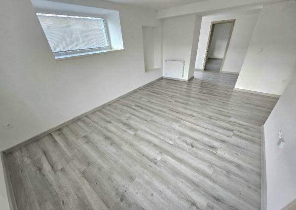 3 izbový byt Bánovce nad Bebravou / CENTRUM-SEVER / POZEMOK 77m2