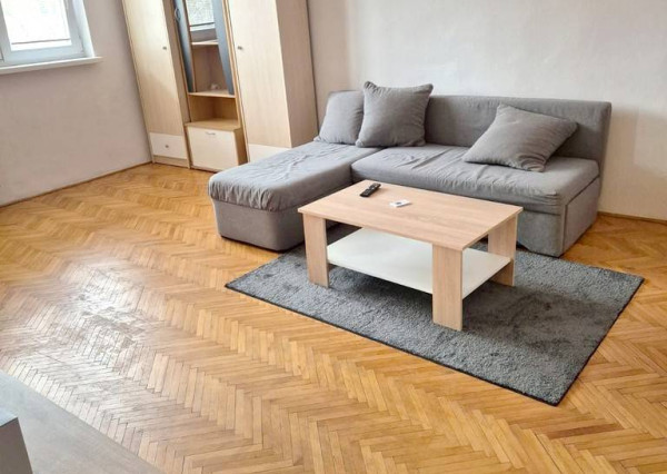 Prenájom 1-izbového bytu, A. Hlinku Piešťany