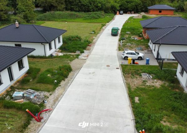 SKVELÁ CENA! NOVOSTAVBA 100 M2 BUNGALOV 4+1 *TYP 1* S POTOKOM, PRAŠNÍK