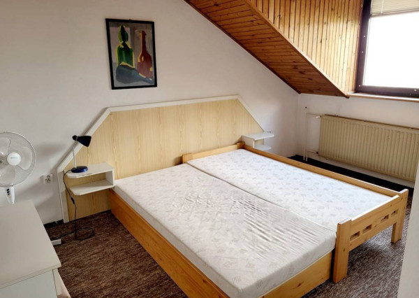 Na prenájom 2 izbový byt s parkovaním Pod Párovcami, Piešťany.