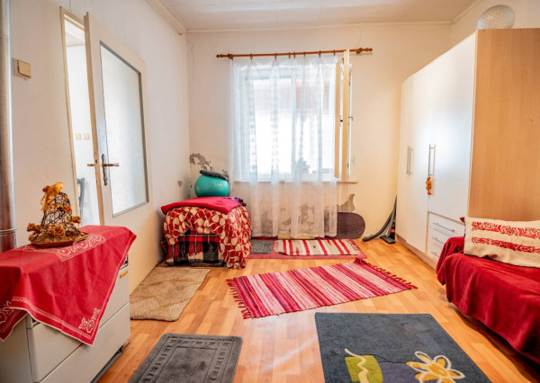 Útulný rodinný dom s garážou a krbom v pokojnej obci Závod – len 45 km