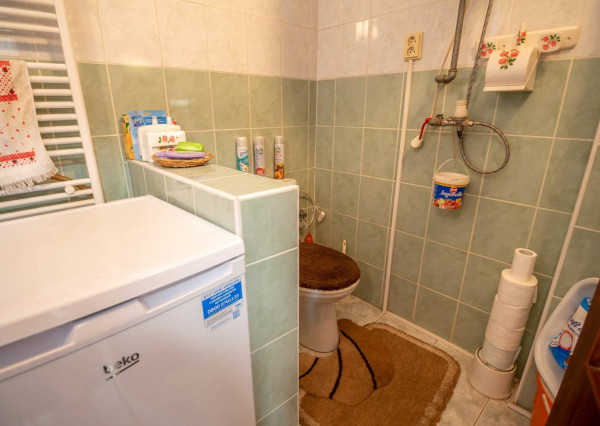 Útulný rodinný dom s garážou a krbom v pokojnej obci Závod – len 45 km